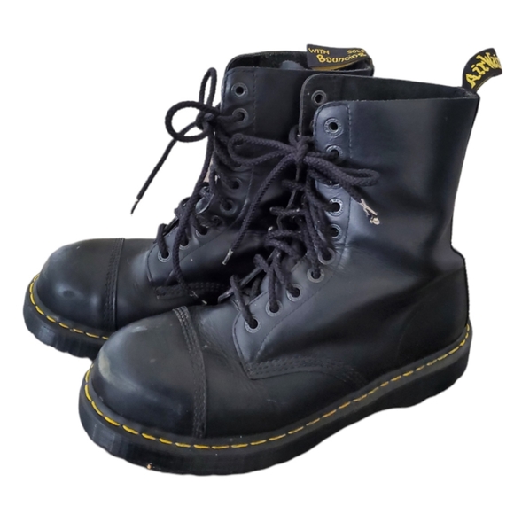 *SOLD* Black Dr Martens Boots - Picture 2 of 7